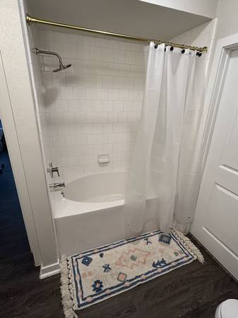 $747 / 1 habitación - 138 pies² - Habitación en subarriendo en S. Austin (Austin)63310800028419124
