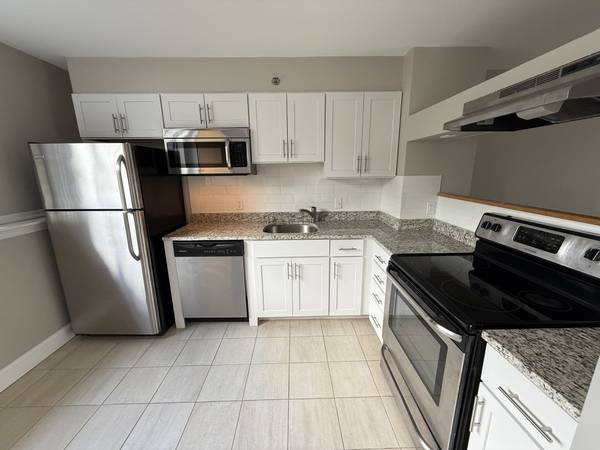 $3,300 / 2br - Spacious Brighton 2 Bed For $3,300 AVAIL NOW (Brighton)64146857119363120