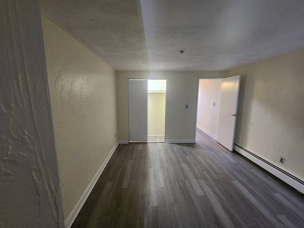 $2,200 / 1br - 1 Bedroom in Revere includes your heat and all utilities!! (Revere)63951007638531124