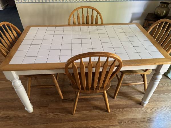 Table an 4 chair will separate 1