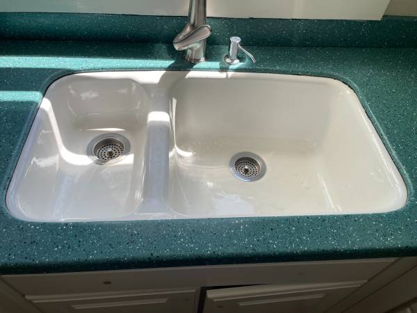 33" Kohler Lakefield Cast Iron High/Low Double Kitchen Sink - $150 (albany / el cerrito)63471353128963120
