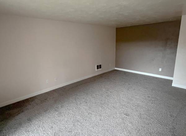 $1,450 / 2br - 2 Bed Apt Just Renovated - Right by Willamette River // Cats Allowed (Keizer)63660412661123123