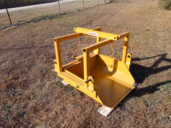 King Kutter Tractor scoop 1