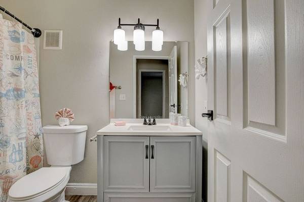 $1,270 / 2br - 648ft2 - -***September Special Offers! - 1 bed at $970 and 2 bed at $1,270* (4600 Sirius Ave, Las Vegas, NV)63859498889729121