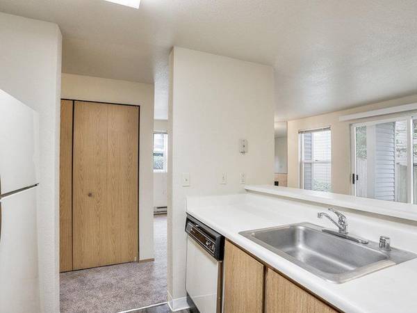 $1,550 / 1br - 700ft2 - Fully Equipped Kitchens, Fitness Center, Pet Friendly63808008407555121