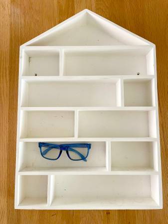 White House shelf 1