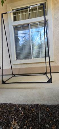 Pull Up Bar 1