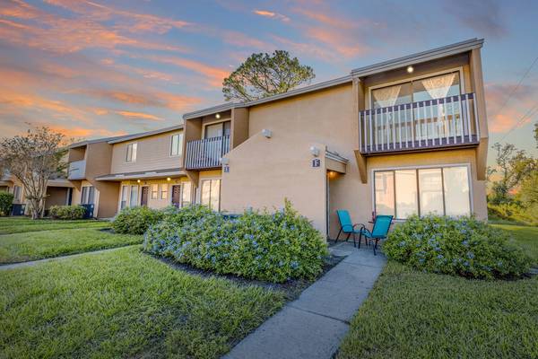 $1,479 / 2br - 950ft2 - November Rent Free! Must Move In By 10/31!!64005272797314124