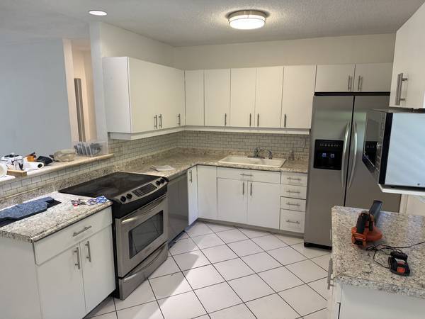 $1,700 / 2br - 0700ft2 - 2br - 0700ft2 - 2 bed 1 bath appartment -$1600 a month (Desert Hot Springs)63668320843267123