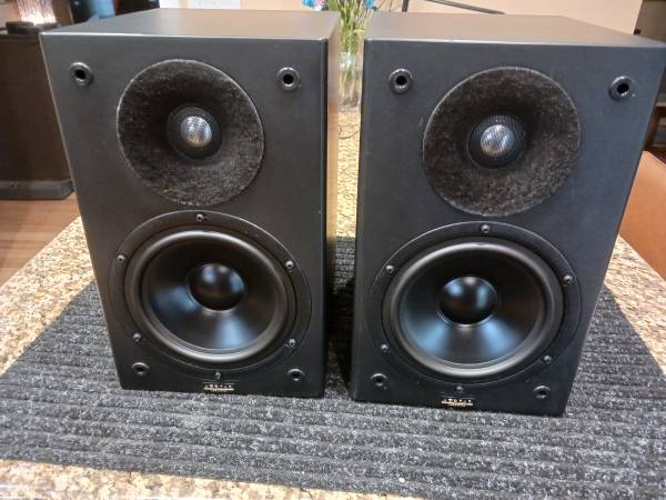 Aerial acoustics Model 5 bookshelf speakers 1