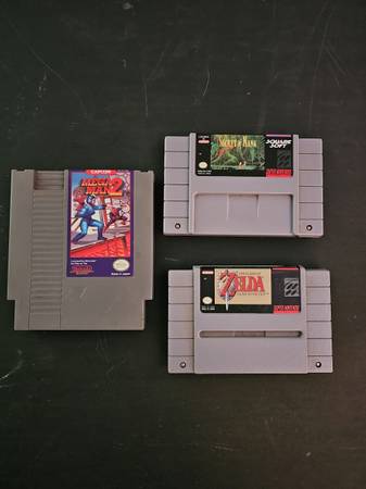 Retro Game Bundle 3 Games
Megaman II, Legend of Zelda Link to the Past, and Secr 1