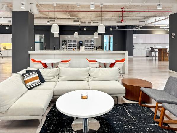 $1,079 2-3 Person Office AVAILABLE in Chicago! Call/Text for more details! (Chicago Loop)63959875976066123