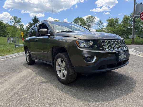 2015 Jeep Compass Latitude Auto 4x4 Loaded Sunroof HTD Seats! 104K 1