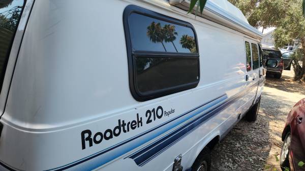 Furgoneta camper Chevrolet 1995 con título limpio y verificación de emisiones pasada, funciona excelente, ¡barata! - $1.950 (Sacramento)63619287031043123