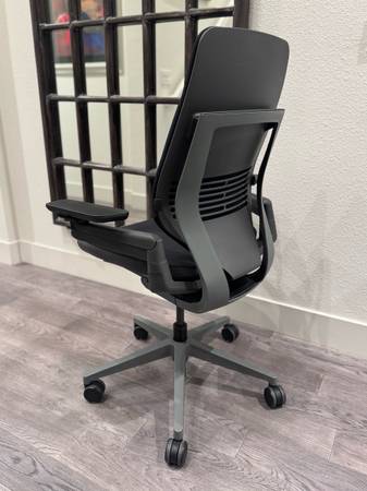 Steelcase Gesture Office Chair *Fully Loaded Options* 1