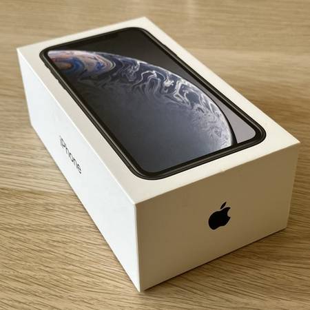 iPhone XR Black 64GB Unlocked 1