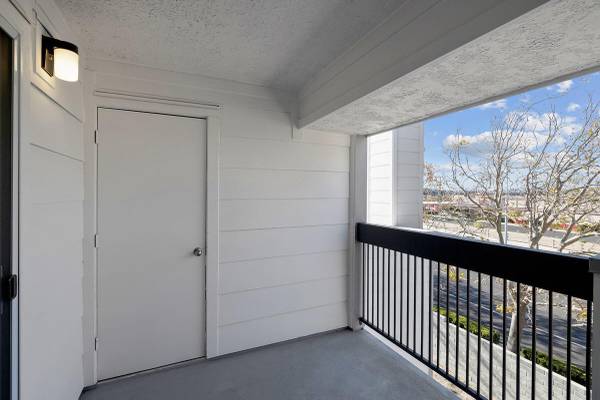 $1,711 / 1br - 592ft2 - Stove, Controlled Entry Access, Private Balcony or Patio (hercules, pinole, san pablo, el sob)63847331098369123
