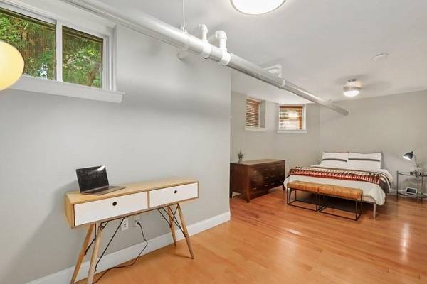 $3,000 / 2br - 913ft2 - two-bedroom garden level condo63856336074243122