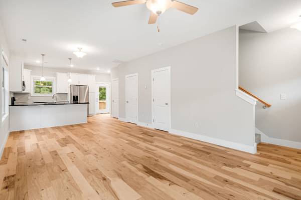 $2300.00 / 2br - 1296ft2 - Bright, Modern Living: 2BR/2.5BA Craftsman w/ High Ceilings, Pet Perks64029204621443123