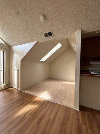 $2,950 / 2br - 1160ft2 - Freshly Renovated 2BR Upstairs Apartment – Prime Campbell Location (campbell)63845957282179123
