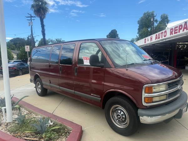 1999 Chevrolet Express 3500 Passenger - Photo 11