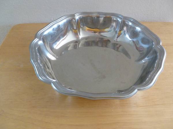 Stainless Steel Kitchen/Serving Items 1