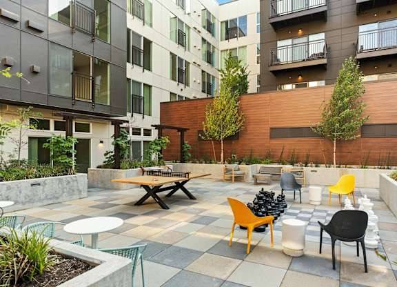 $3,399 / 2br - 1068ft2 - Pet Friendly, Modern Kitchens, 2/BD 2/BA (10712 5th Ave NE, Seattle, WA)63929430049410120