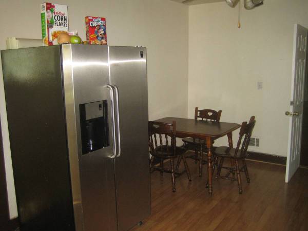 $1,100 Very Large Room w/ Private Bathroom in Huge Victorian Era Home (Poughkeepsie)64035737117441122