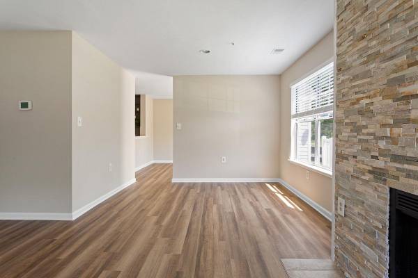 $3,010 / 3br - 1390ft2 - 3/bd 2.5/ba, Public Parks Nearby, Breakfast Bar (5320 Cedar Ln, Columbia, MD)63694537143043124