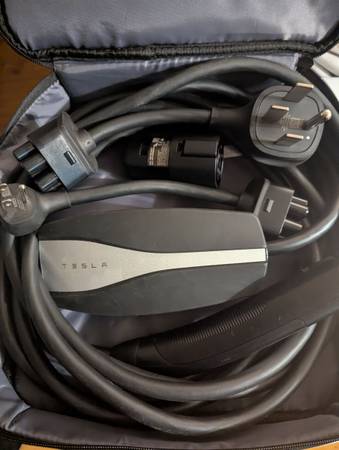 New Tesla Mobile Charger Connector NACS with SAE J1772 adapter 1