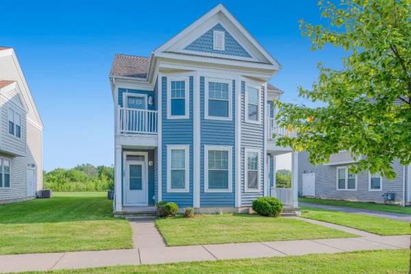 $1,214 / 2br - 2/BD 1.5/BA, Air Conditioner, Carpeted Living Area and Bedrooms (1710 Calumet Ave, Niagara Falls, NY)63925203628290124