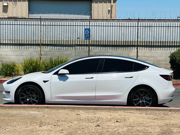 2022 TESLA MODEL 3 (CARGA RÁPIDA DISPONIBLE) 1 DUEÑO - $16,990 (Sacramento)63654703179777121