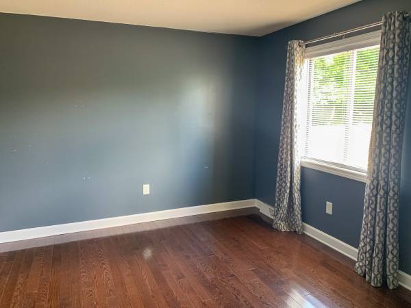 $199,900 / 3br - 1323ft2 - Nice Condo! Granite countertops, gas range and washer/dryer! (Bristol)64282881301633124