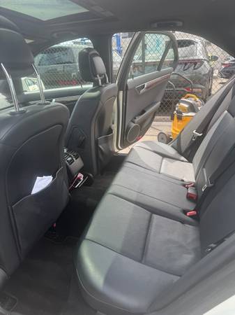 2010 Mercedes Benz C 300 - $5,500 (Stamford CT)63654710838273124