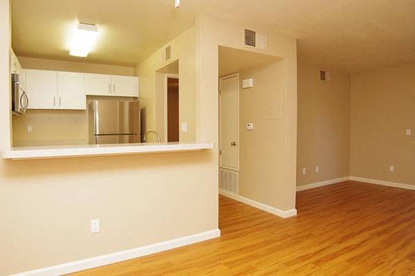 $1,745 / 2br - 908ft2 - Hidden Gem: BBQ Area and Relaxing Spa! (santa rosa)63834322308483124