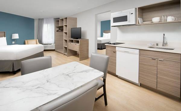 $2,044 / 1br - Month-to-Month Flexibility - No Lease, No Deposit, No Long Commitment! (15637 W Valley Hwy, Tukwila, WA)63885127908353122