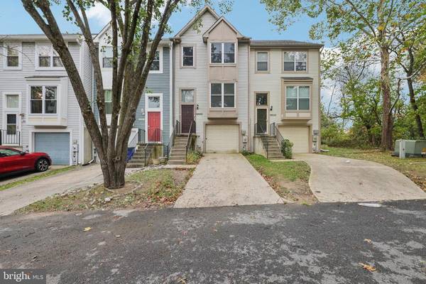 The Perfect Home - Townhouse in Columbia. 3 Beds, 2 Baths 1