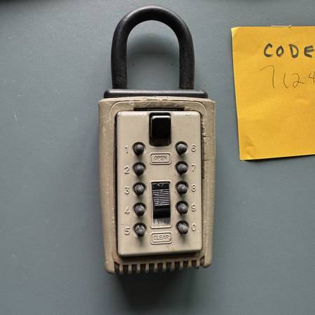 KeySafe Original Pushbutton Hanging Door Lockbox 5 Digit Pin Combo 1