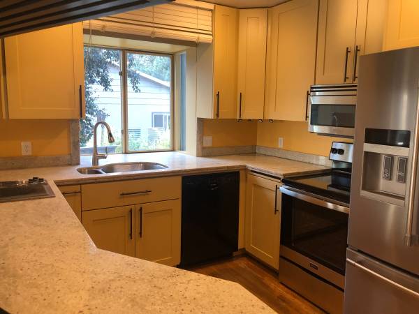 $2,700 / 4br - 3407ft2 - 1000 SE Sunnymead (Pullman)63689276170627122