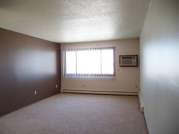 $775 / 2br - 700ft2 - Aire Acondicionado, Calefacción Pagada, Excelente Ubicación (505 Park Street, Minot, ND)63826951281409124