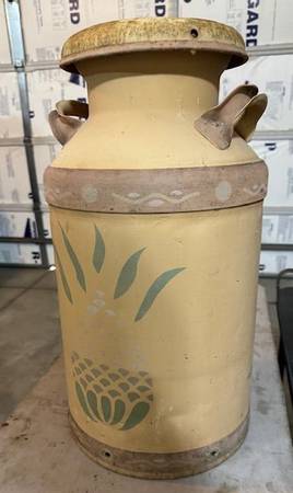 ANTIQUE MILK CAN 1
