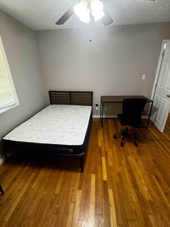 $850.00 / 1br - Nice!!! Furnished room with super fast internet, utilities included, n63964126537858120