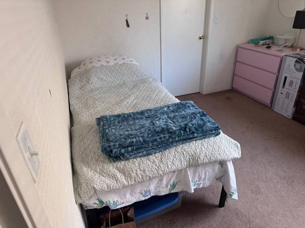 Single room and bathroom 1