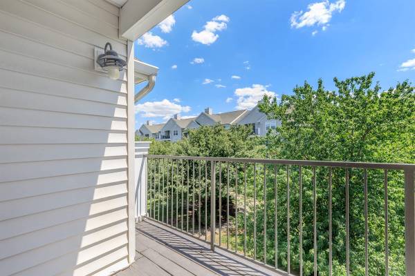 $2,250 / 2br - 1081ft2 - 2 BD, In Alexandria, Reserved Parking (5901 Coverdale Way, Alexandria, VA)64040027212162123