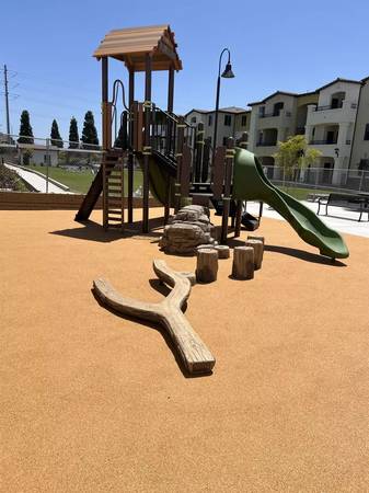 $3,157 / 3br - 1242ft2 - 1242 sqft 3 bd, 2 ba ready to lease! Come on over and check us out! (Santa Maria - Centrally Located)63663820118915123