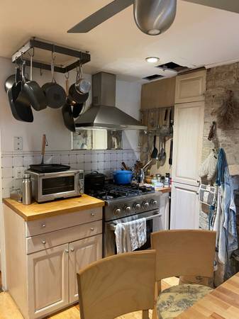 $1,900 / 2br - 1800ft2 - AVAILABLE ONE BEDROOM INHOUSE $1900 per month, -September 2025. (Park Slope, Brooklyn)63880472498051122