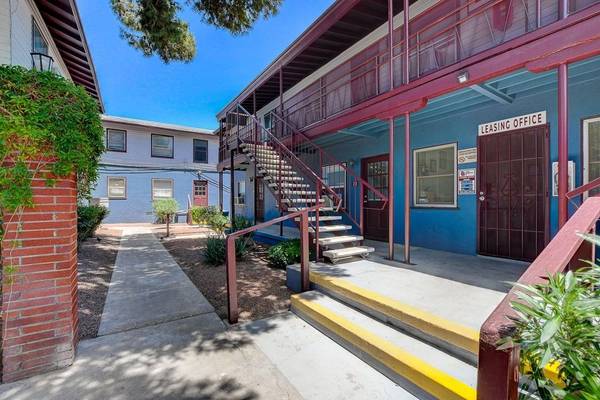 $790 / 405ft2 - In Las Vegas, Laundry Facilities, Studio (217 S Maryland Pkwy, Las Vegas, NV)63859498030467122