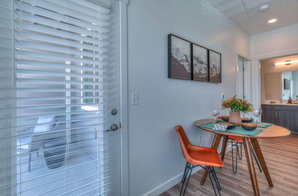 $1,599 / 1br - 708ft2 - Unbeatable Cascade Mountain Views, 1st Month Free!63839293551105123