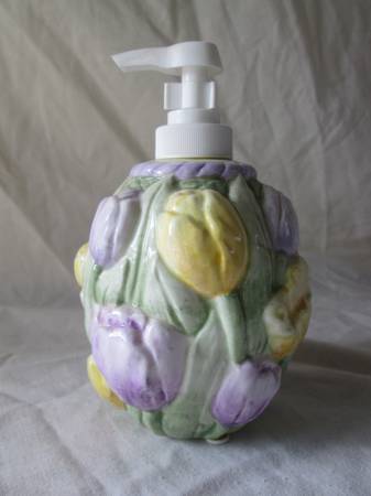 Liquid Soap Dispenser 1