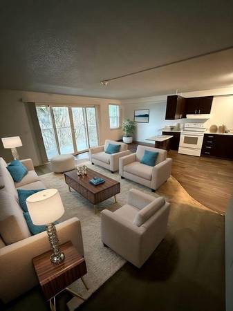 $1,650 / 2br - 920ft2 - Stunning 2 BR with Balcony & Liberty Bay Views-Don't Miss Out! (Poulsbo)63808106817027124